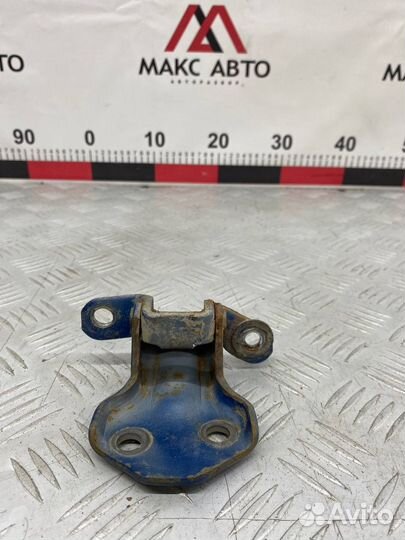 Б/У петля двери передний левый Mazda Demio DW5W B5