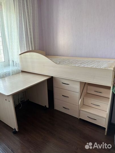 Кровать чердак со столом бу