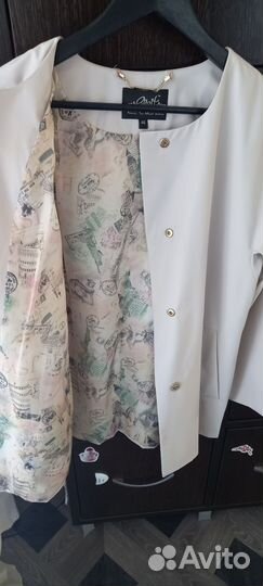 Куртка, ветровка женская