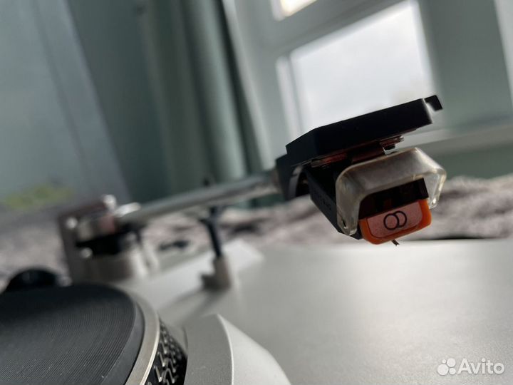 Винтажный виниловый проигрыватель Technics SL-230