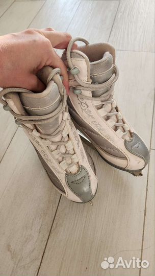 Коньки фигурные Larsen