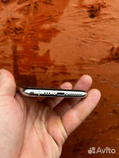 iPhone Xs, 64 ГБ
