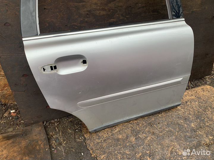 Volvo xc90 задняя с молдингами рест