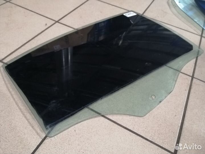 Стекло задней правой двери Geely Emgrand EC7