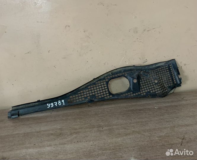 Решетка стеклоочистителей - Жабо Logan Sandero