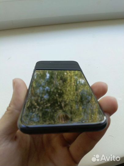 Телефон iPhone 7