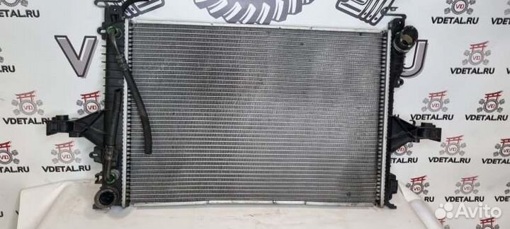 Радиатор охлаждения двигателя Volvo S60 седан