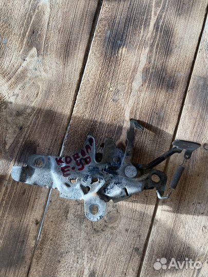 Замок капота corolla e-90