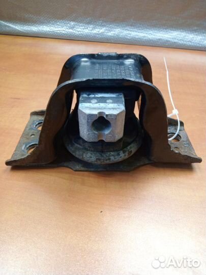 Подушка (опора) двигателя правая Nissan Note E11