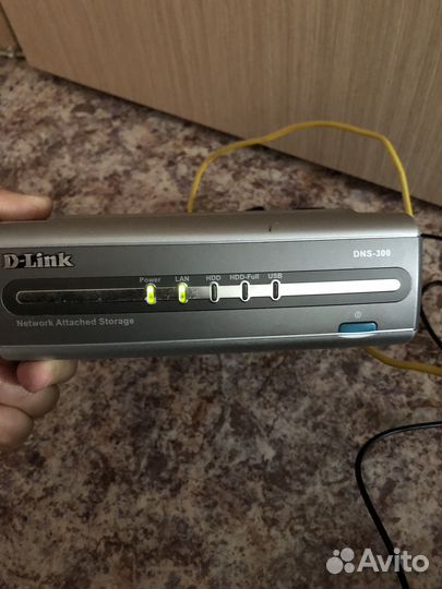 Сетевой дисковый массив D-Link DNS-300