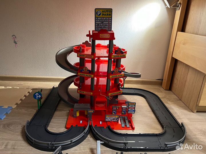 Парковка для машинок полесье