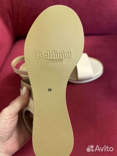 39/40 новые босоножки Baldinini