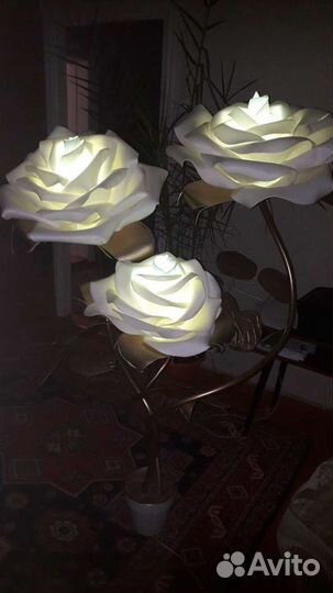 Розы ручной работы, светильники, ростовые цветы