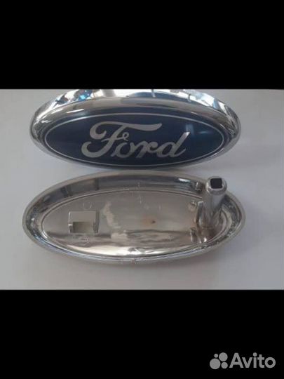 Передняя эмблема Ford Focus 2