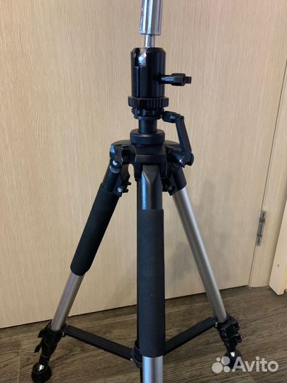 Штатив напольный (тринога для манекен головы)