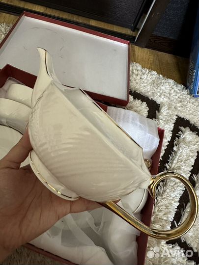 Фарфоровый чайный сервиз