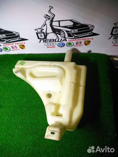 Бачок омывателя Audi Q7