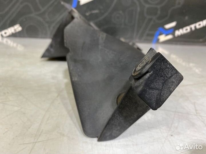 Воздуховод радиатора передний левый Volkswagen