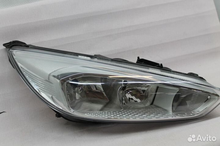 Фара правая Ford Focus/Focus RS/Focus ST