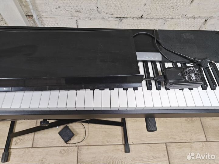 Casio CDP 120 цифровое пианино