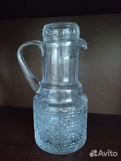 Кувшин, графин и стопки