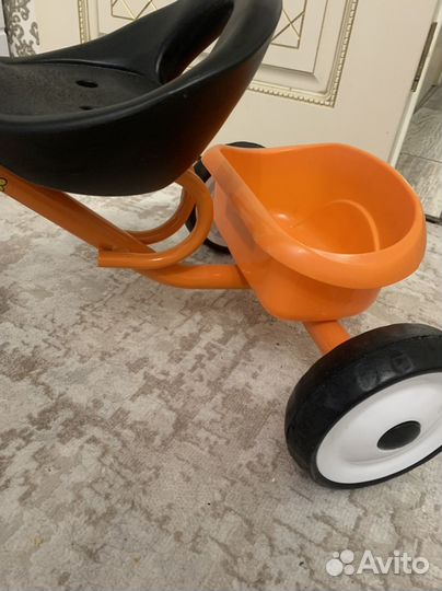 Трехколесный велосипед