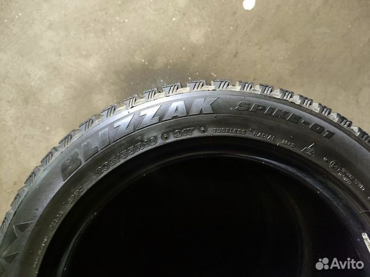Bridgestone Blizzak Spike-01 205/55 R16 91T