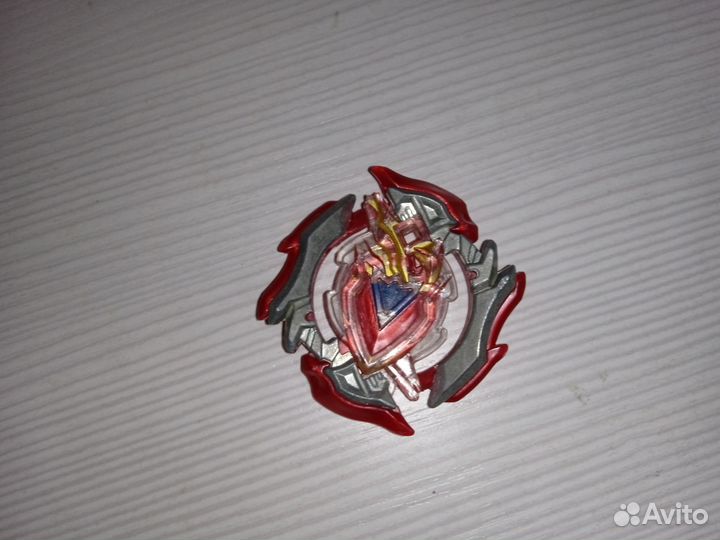 Волчок бейблейд