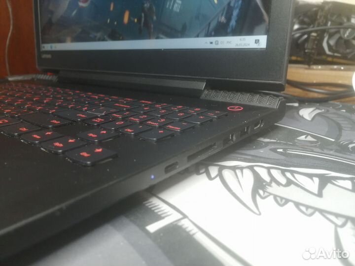 Lenovo. 15,6' Intel Core i5 7300HQ + GTX 1050