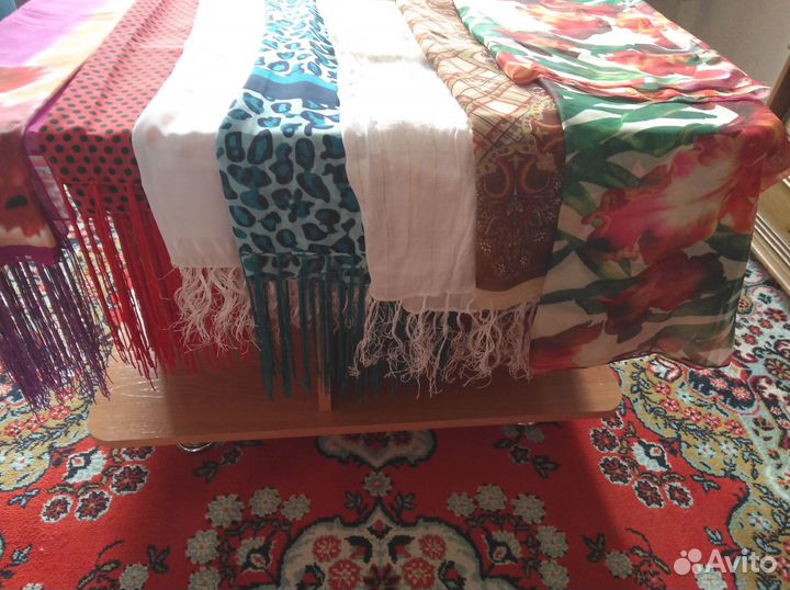 Женские шарфы и платки