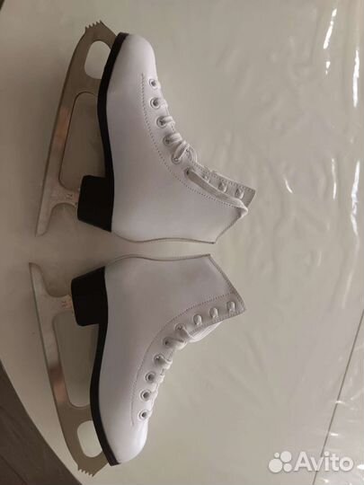 Коньки фигурные 29 graf