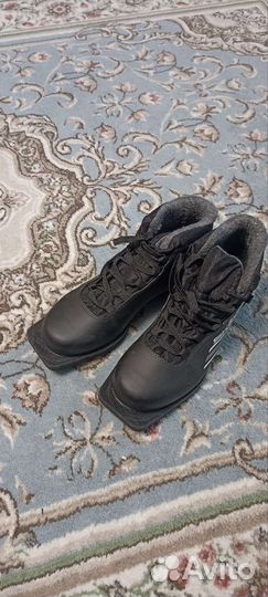 Ботинки лыжные