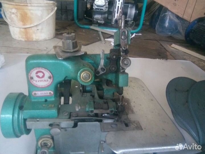 Оверлок для швейной машины