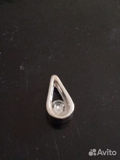 Кулон с бриллиантом