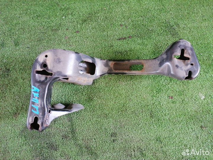 Кронштейн кпп Bmw X3 E83 N52B25A 2008