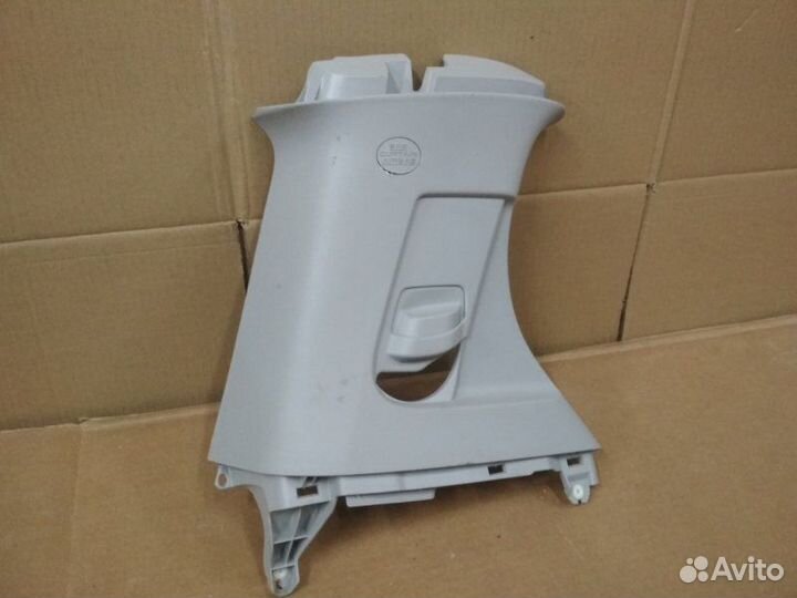 Обшивка стойки задней левой Toyota Sienna III