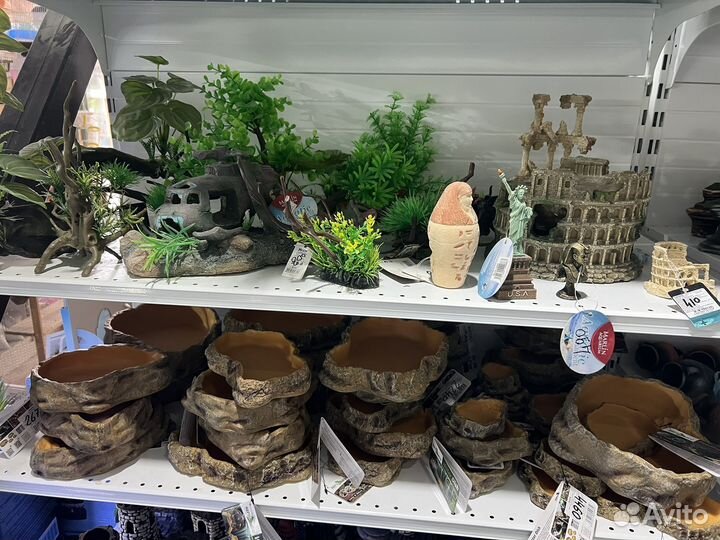 Огромный ассортимент декорации для аквариума