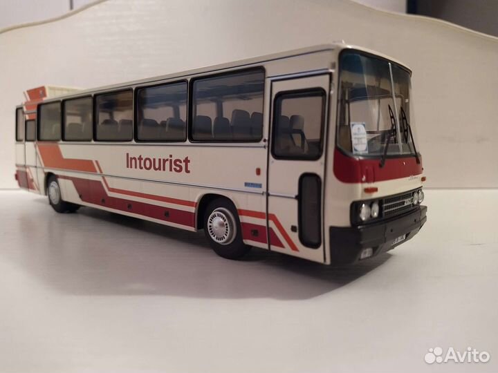 Икарус-250.70 земляничный Demprice 1:43