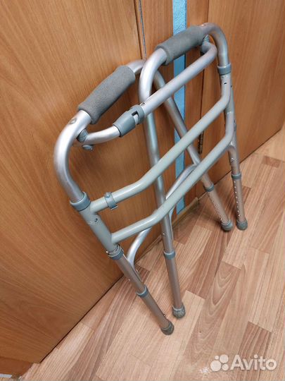 Ходунки для взрослых инвалидов