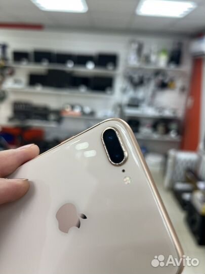 iPhone 8 Plus, 64 ГБ