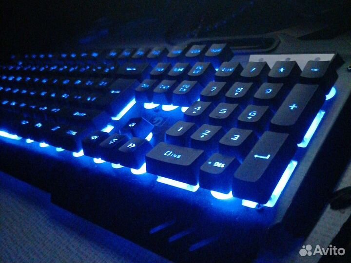 Игровая клавиатура с подсветкой