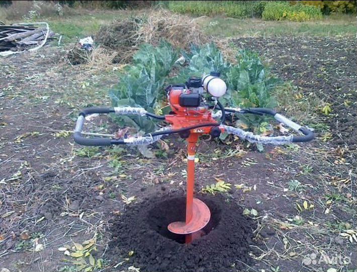 Бурение лунок под столбы