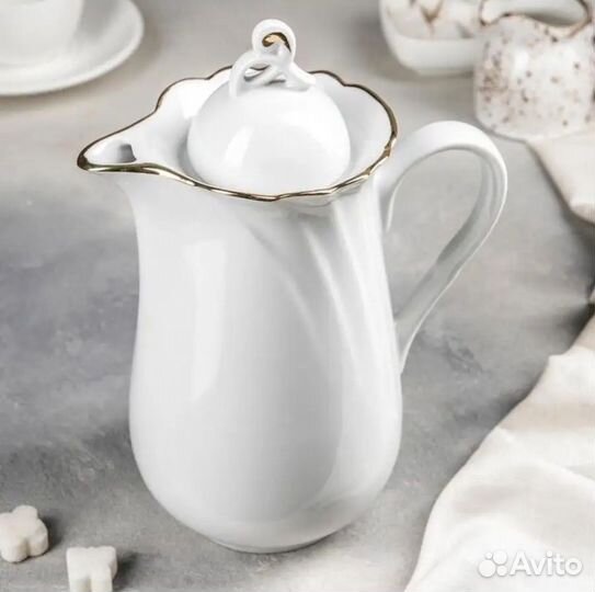 Кувшин фарфоровый 