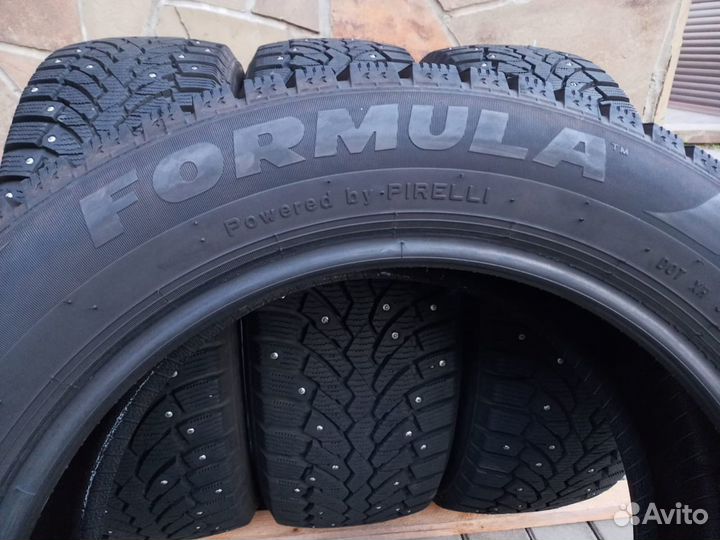 Pirelli Formula Ice 215/55 R17 98T