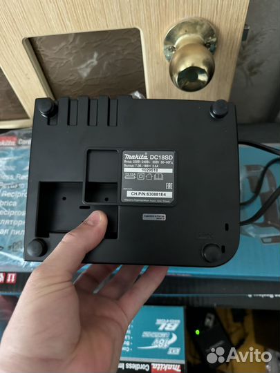 Зарядное устройство makita dc18sd новое