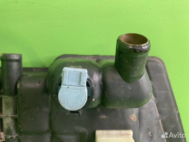 Бачок расширительный радиатора DAF XF105