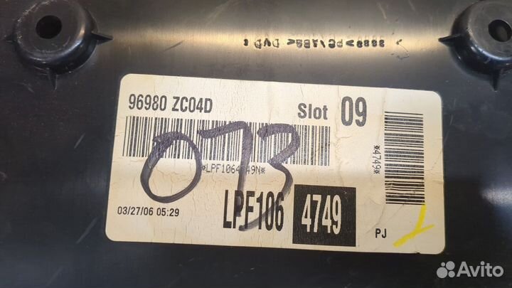 Дисплей мультимедиа Infiniti QX56, 2006