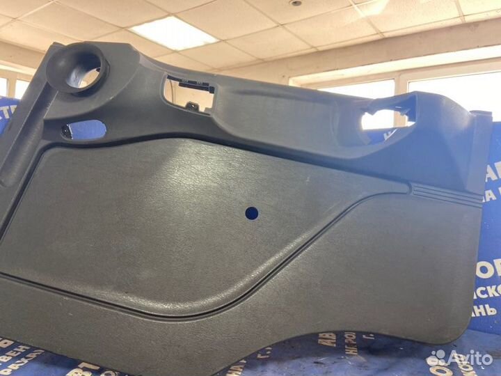 Обшивка двери. Scania P094Cb6X4Hz260