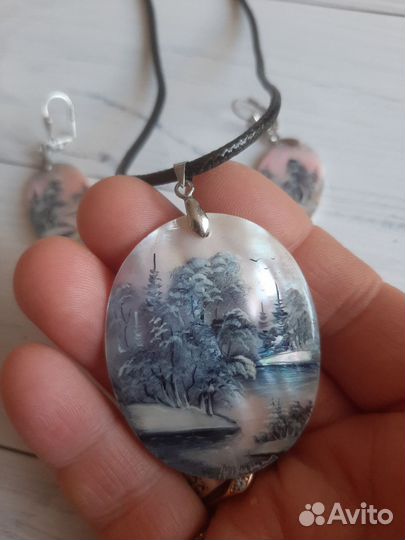 Кулон и серьги 