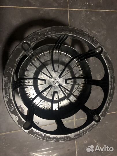 Продается крепление на запаску 210 мерседес